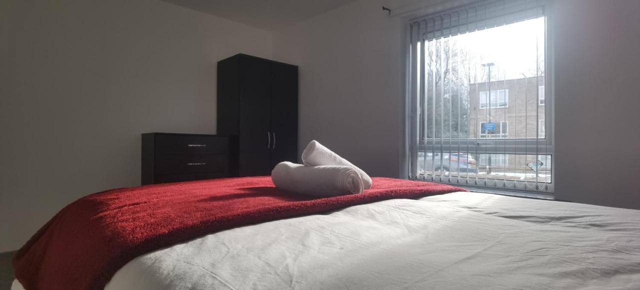 Lovely 3 Bed Apartment Near Qe Hospital Harborne Birmingham New Buitenkant foto